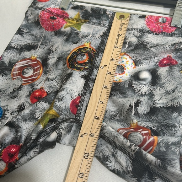TEREZ LEGGIN DONUT ORNAMENT HOLIDAY  PRINT MID RISE WOMENS SZ MEDIUM - Picture 7 of 10